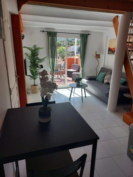 Studio Tipo Loft Con Vista Al Montgo Denia Bagian luar foto